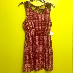 Forever 21 short magenta/cream/black lace dress